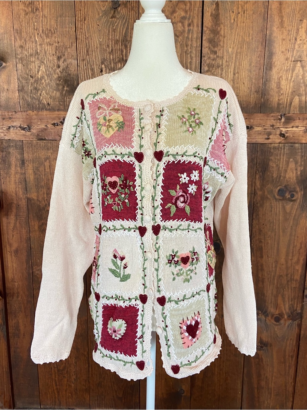 Vintage cottage core Heirloom Collectibles embroidered Women’s cardigan SZ XL.